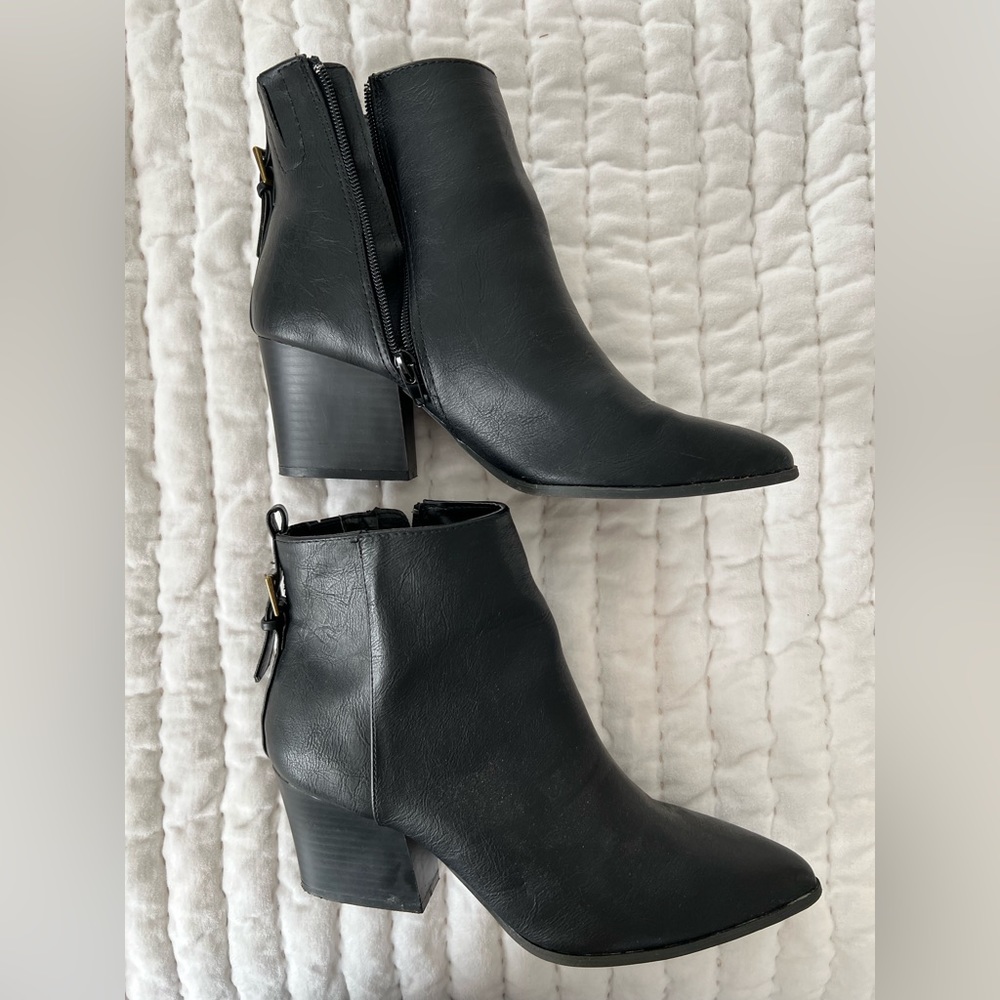 Maurice Black Ankle Booties Size 7 1/2